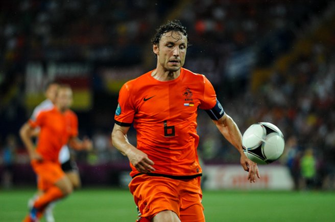 NPO Radio 1 (B.V.S.C.): Mark van Bommel naar VfL Wolfsburg: wat treft hij daar aan?